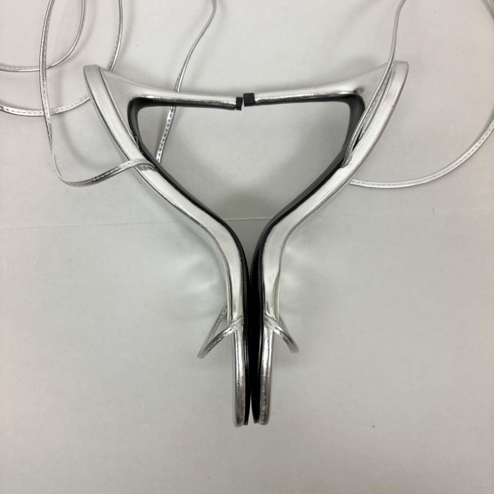 FEMME LA 3.0 Barely There Sandal in Plata Size 36 - Picture 7 of 14